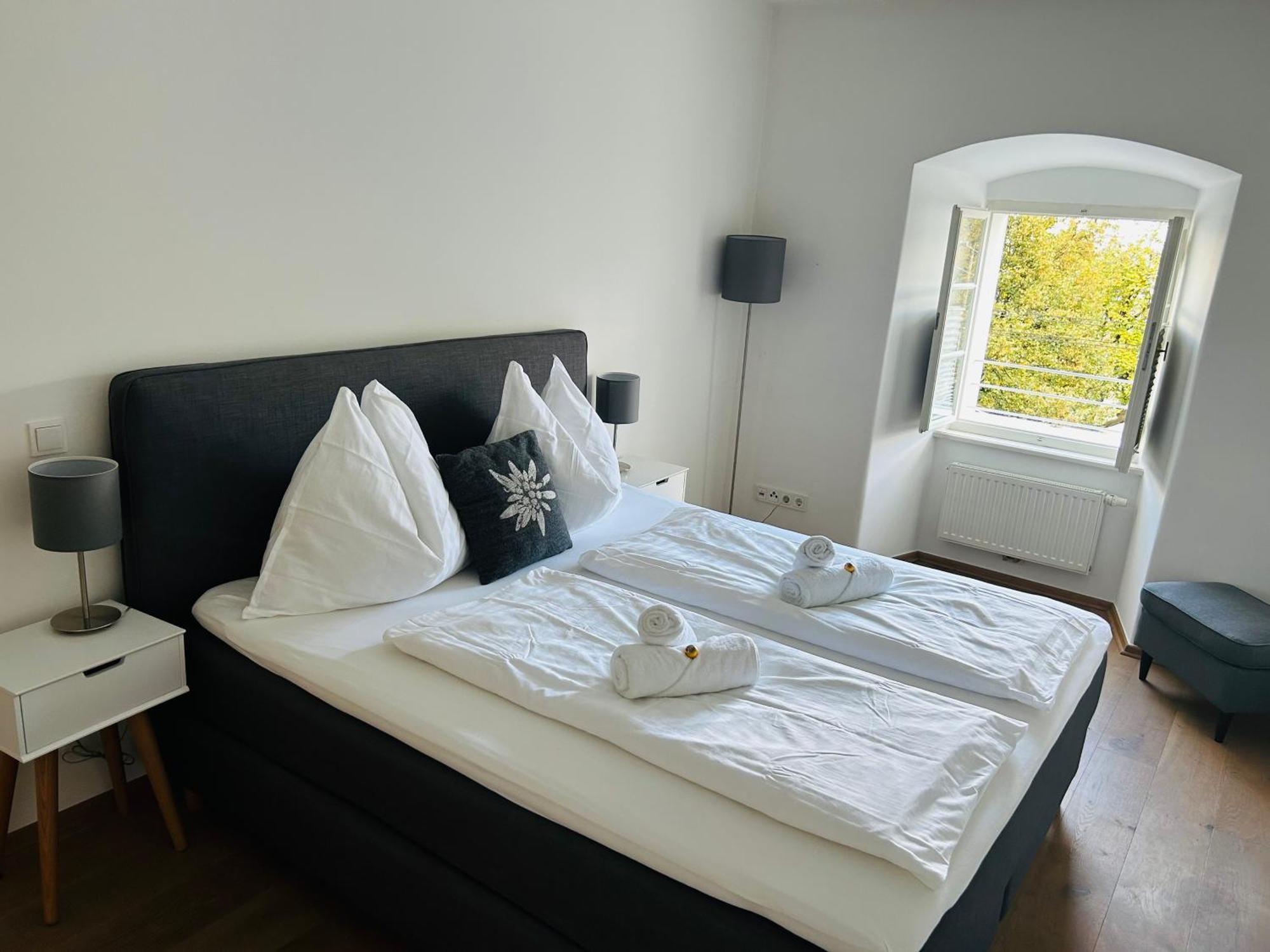 Apartamento Palais Am Kai - Zentrale Lage, Kostenloser Parkplatz Salzburgo Exterior foto